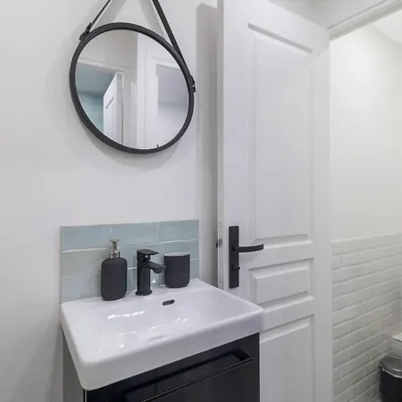 Brand New Flat For 8 People, 3 Bedrooms דירה פריז