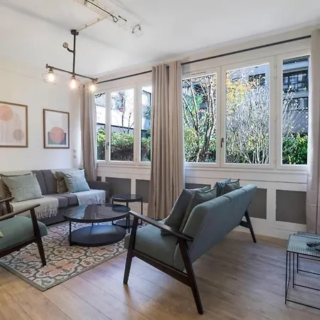 Brand New Flat For 8 People, 3 Bedrooms * פריז